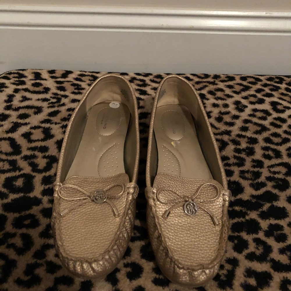 Metallic gold flats